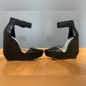 BCBG Max Azria Vero Cuoio -Size 8